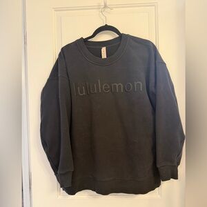 Lululemon size 10 black logo crewneck